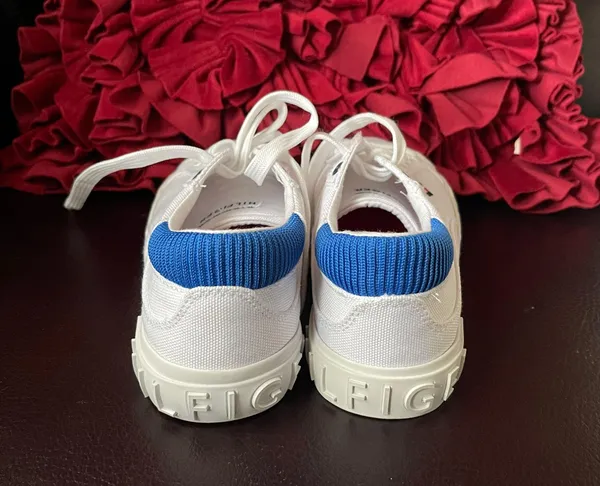 Tommy Hilfiger women’s brand new finice lace up sneaker size 8 avail - Image 6