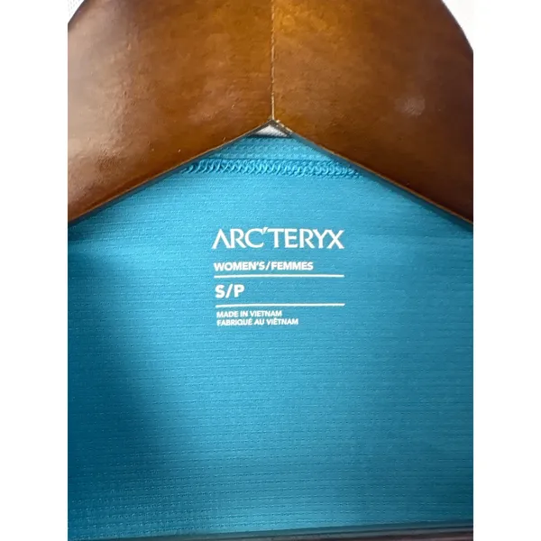 Women’s Arc’Teryx Small Grayish Blue Sports T-Shirt - Image 5