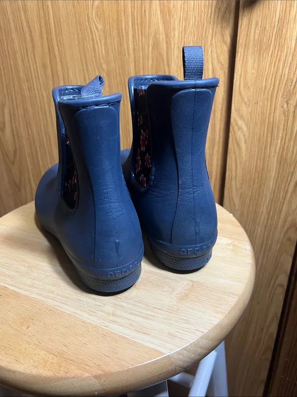 CROCS Navy Chelsea Rain Ankle Booties - Image 3