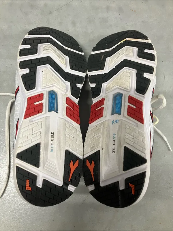 Diadora Mythos Blushield Volo 2 Womens 7.5 - Image 7