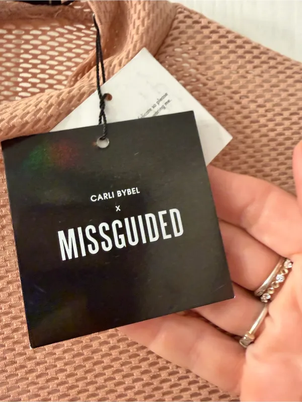 Missguided Peach Long Sleeve Cropped Top - Image 3
