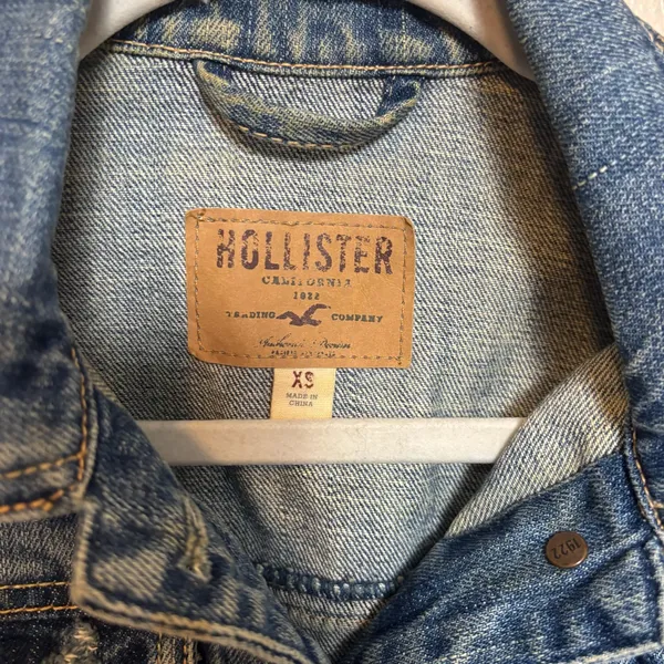 Hollister‎ Women's Jean Jacket Distressed Button Up 100% Cotton Blue Size XS - Image 3