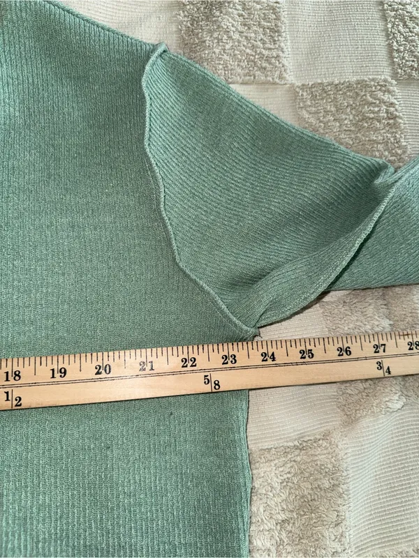 Urban Outfitters Mint Cropped Knit Sweater with Keyhole Neck‎ size S - Image 3