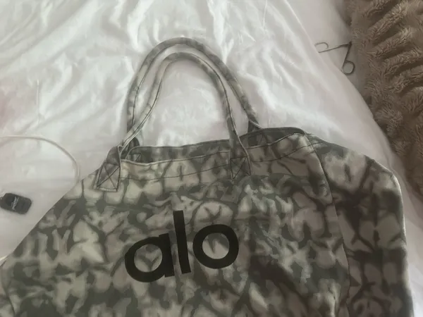 Alo Tote - Image 2
