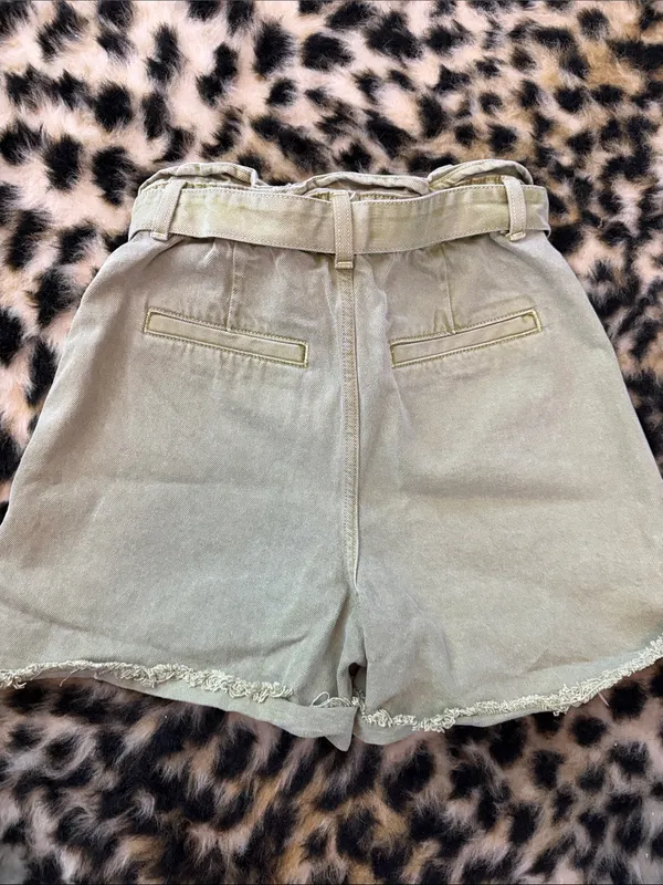 Zara Olive High-Waist Paperbag Shorts with Tie Belt - Image 3