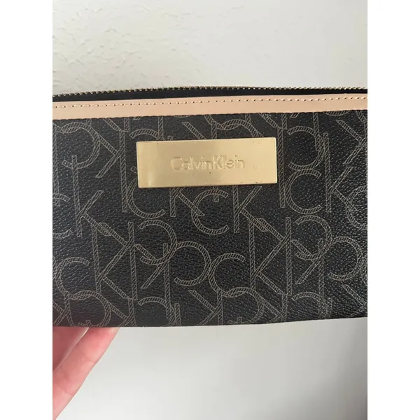 Calvin Klein Zip Up Wallet Brown Tan Gold Logo Preppy Classic Mature Everyday - Image 2