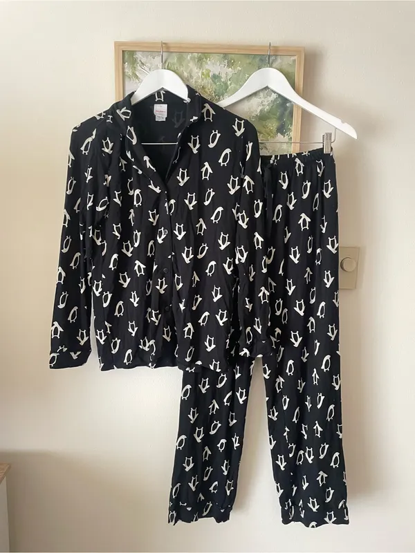 Hanna Andersson Women’s Penguin Holiday HannaSoft Pajama Set Top & Pants - Image 2