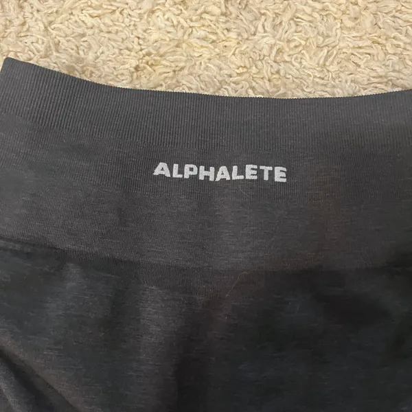 Alphalete Amplify Biker Shorts Size Medium - Image 3