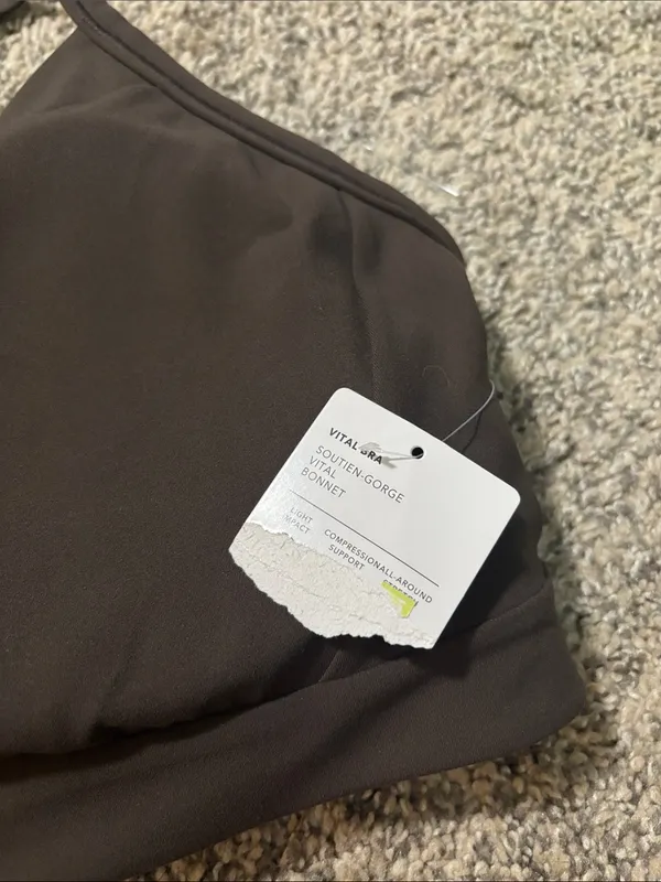 Athleta Vital Bra D/DD size XL NWT - Image 3