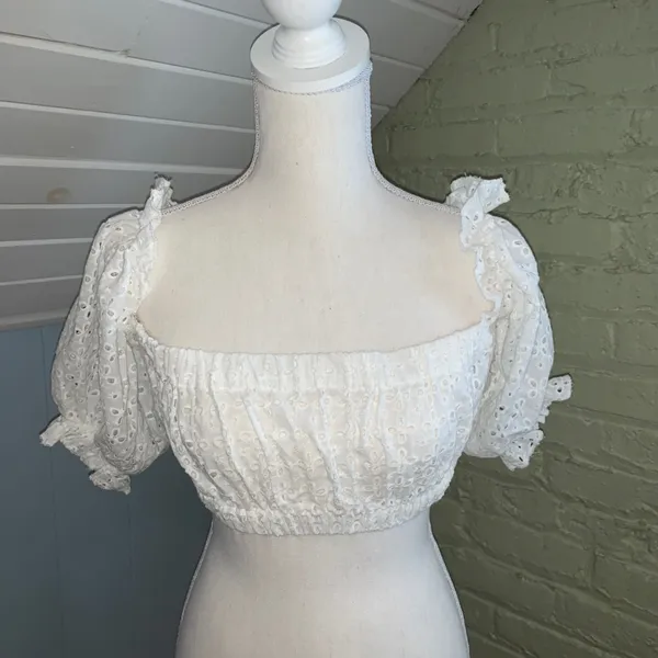 White Puff Sleeve Crochet Crop Top - Image 3