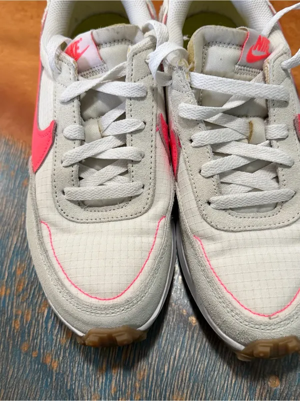 Nike Waffle Debut Athletic Sneakers White Hot Punch Pink Green size 7.5 - Image 10
