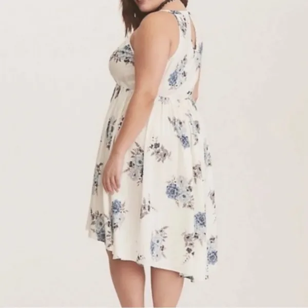 Torrid High Low Challis Floral Dress NWT 1 - Image 2