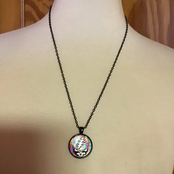 Grateful Dead tie dye steal your face necklace - Image 6