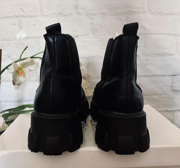 Boutique Lug Sole Boots - Image 5