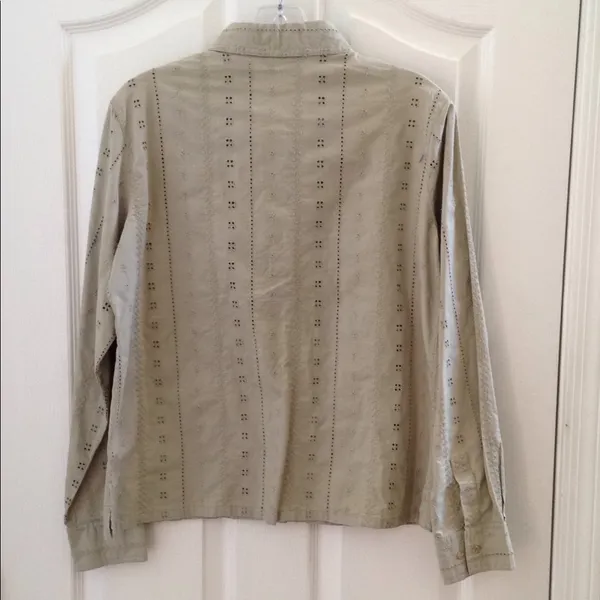 FINAL MARKDOWN Ladies White Stag LS Embroidered Blouse small - Image 7