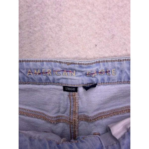American Eagle Mom Short Womens Size 2 Light Wash Strigid Denim Cuffed - Image 2