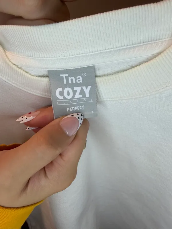 TNA Aritzia Cropped Crew - Image 3