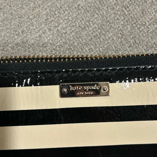 Kate Spade Glossy Black and Cream Striped Long Wallet - Image 8