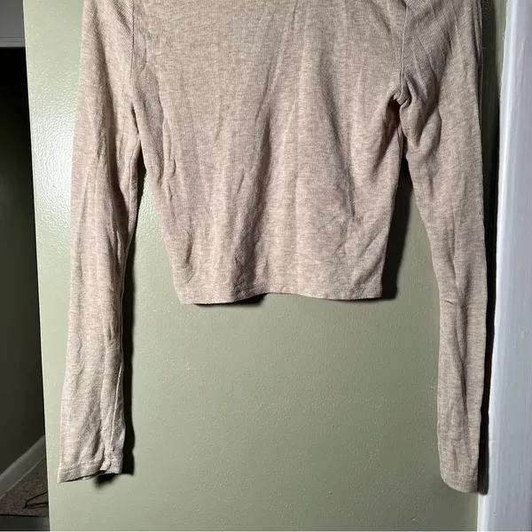 Wilfred Aritzia Women's Size Small Mock Neck‎ Crop Top Beige Ribbed Long Sleeve - Image 6
