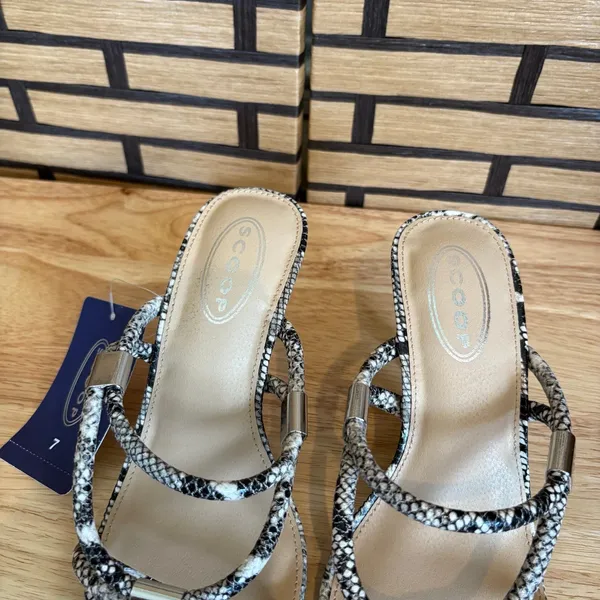 Scoop Snakeskin Print Heels Size 7‎ - Image 5