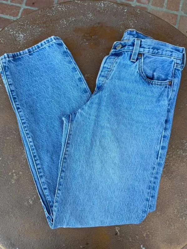 Levi's blue straight leg 501 jeans Size 25x30 - Image 2