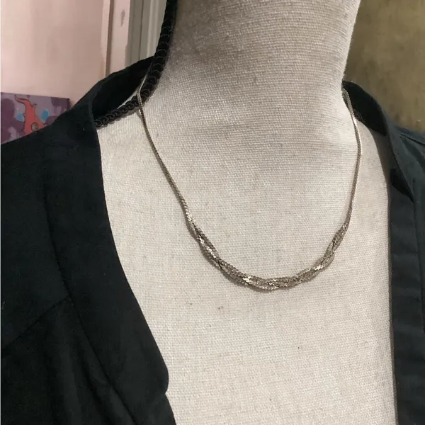 Elegant Silver Necklace - Image 3