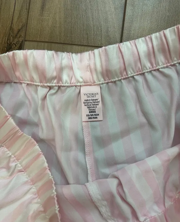 Victoria's Secret Pajama Set Satin Pink - Image 5