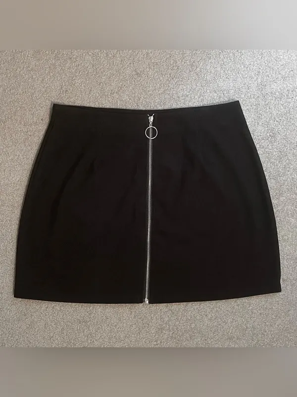 Black Ribbed Suede Mini Skirt with Silver Circle Zipper - Image 3