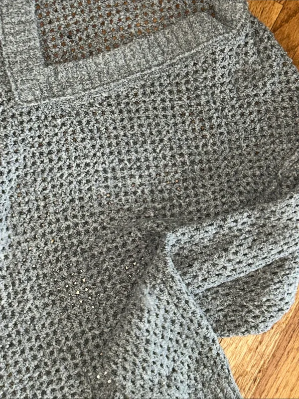 Aerie Oversized Chunky Cozy V-Neck Knit Sweater - Gray size Small - Image 4