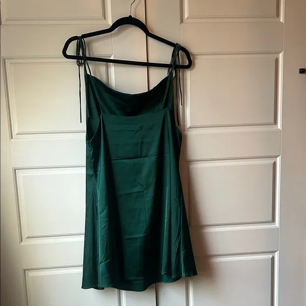 Elegant Green Women's Cowl Dress Size M - Image 3