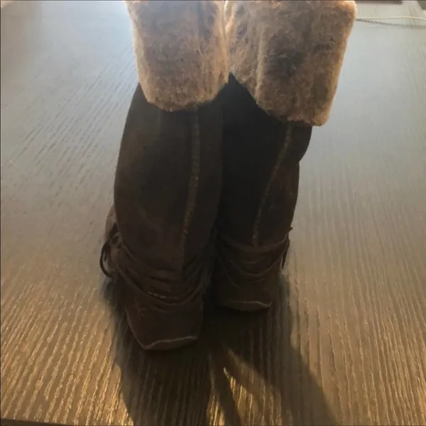 ESCAPES Brown Suede Boots Fur Lining and Laces - Image 3