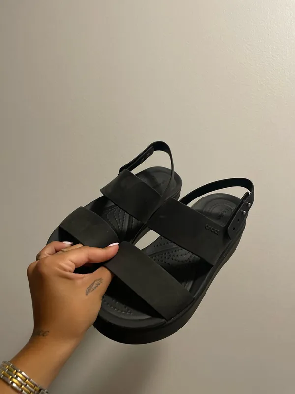 Crocs Brooklyn Sandals - Image 4