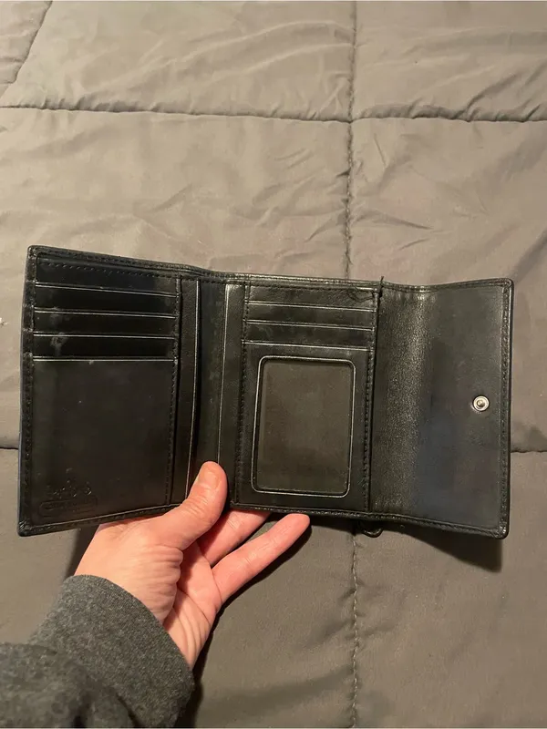 Vintage Coach Black Signature Canvas Trifold Wallet - Image 2