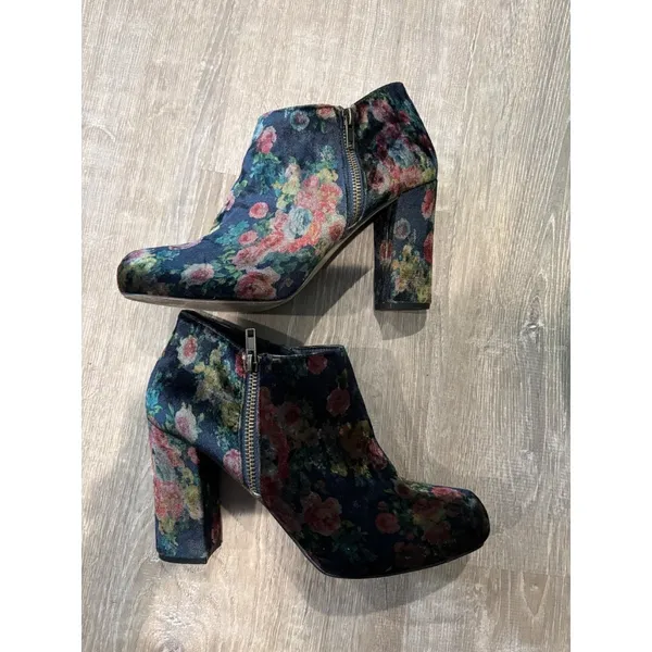 Madden Girl Floral‎ Velvet Ankle Booties Block Heel Side Zip Closure - Image 5