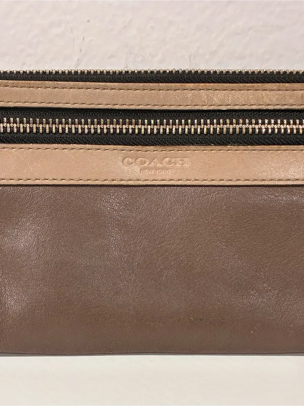 Coach Two Toned Brown Taupe and Cream Leather Wristlet Wallet - Image 2