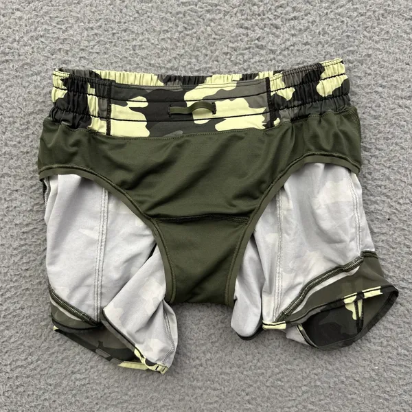 Lululemon Hotty Hot Low Rise Shorts 4" Heritage 365 Camo Green Athletic Women 4 - Image 3