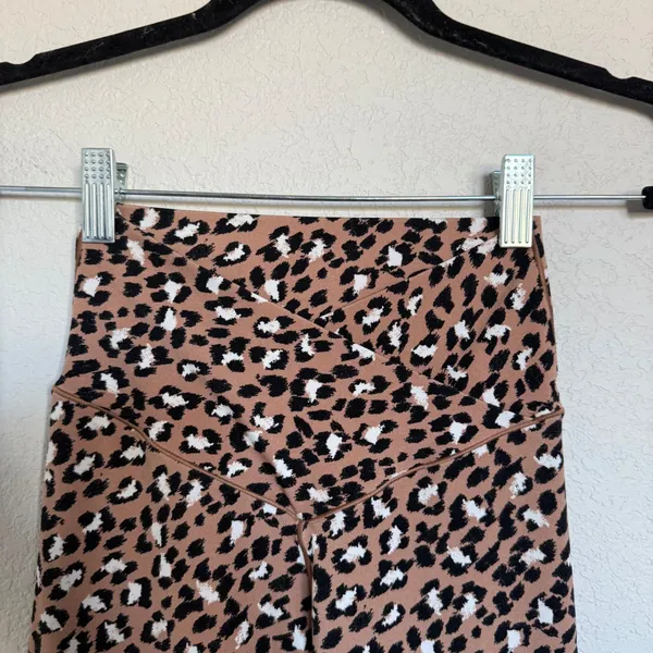 Aerie Chill Play Move‎ Leopard Cheetah Print Crossover V-Waist Leggings Brown Sm - Image 3