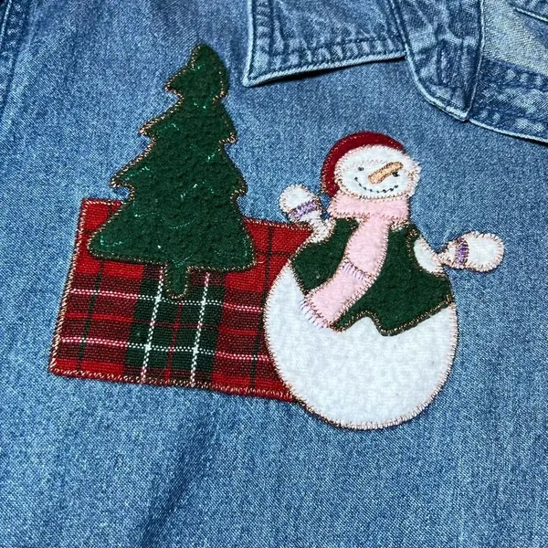 Vintage Christmas Denim Button Up Shirt Womens 2X Blue Holiday Embroidered Snow - Image 5