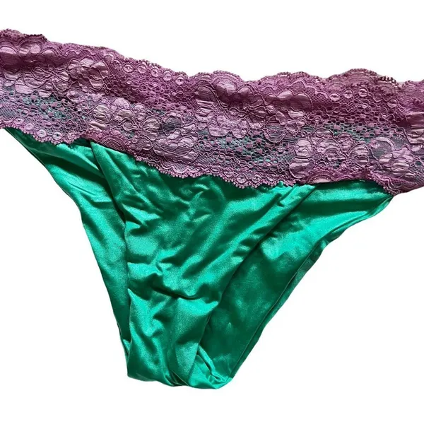 Beach Bunny Lace Bikini Bottom - Image 2