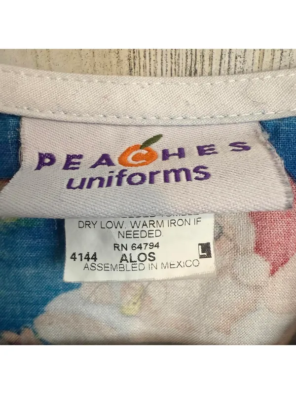 Peaches Uniforms Large Tropical Santa Christmas Scrub Top Surfing Hawaiian - Image 3