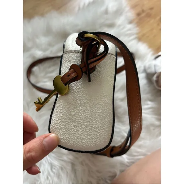 Fossil white and gray crossbody purse - Image 6