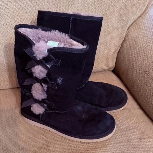 UGG Koolaburra Boots with Bows Black Size 8 - Image 4