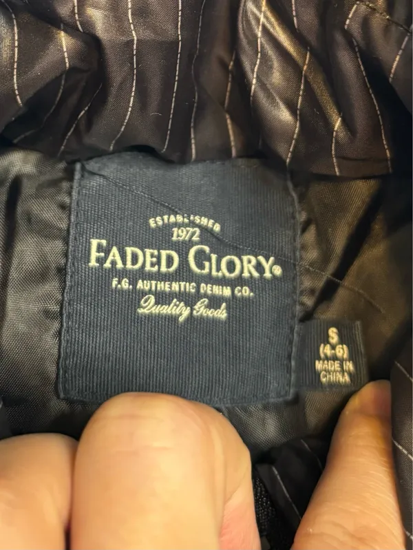 Faded Glory Black Pinstripe Puffer Vest Size Small - Image 7