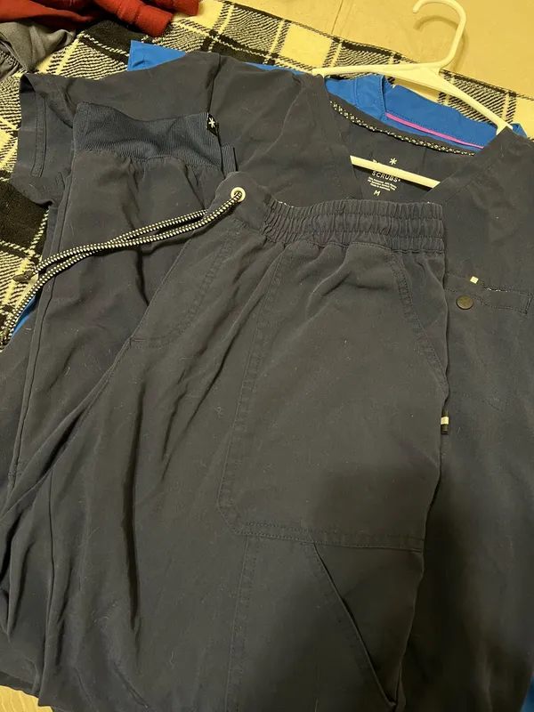 Navy blue jogger scrub set Size M - Image 2