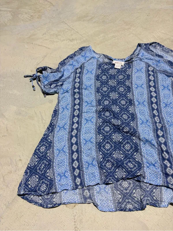 Ariat Blue Patterned Short Sleeve Top xl - Image 2