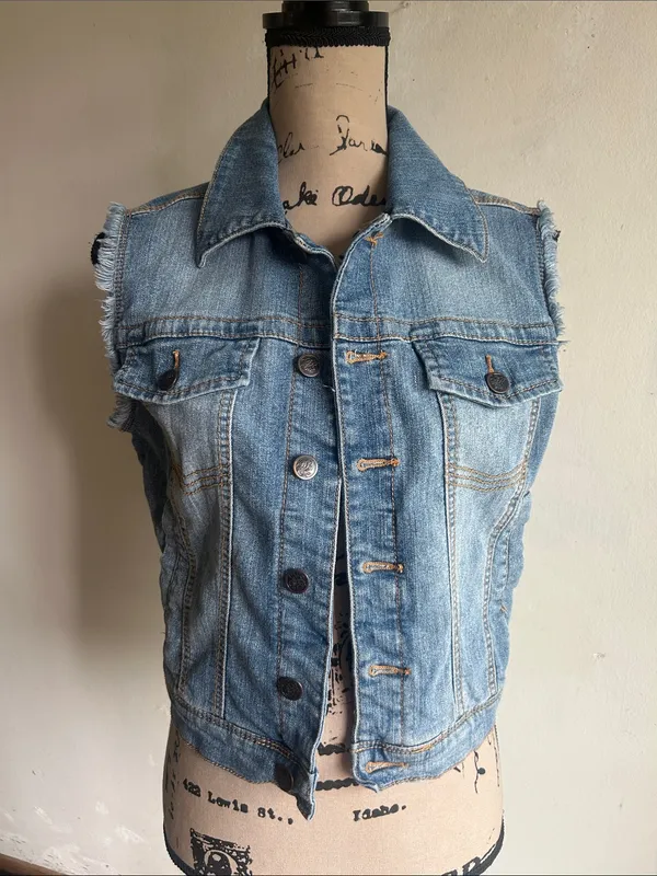 American Rag Denim Sleeveless Vest Size Medium - Image 4