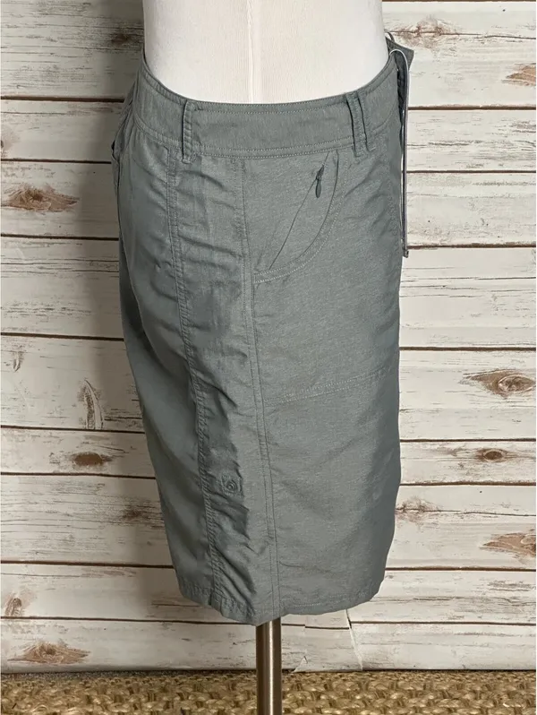 The North Face grey lightweight utility hiking shorts Size 16 gorpcore outdoors - Image 3