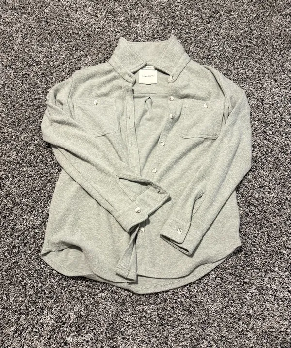 Long Sleeve Button Down Thread and Supply - Image 3
