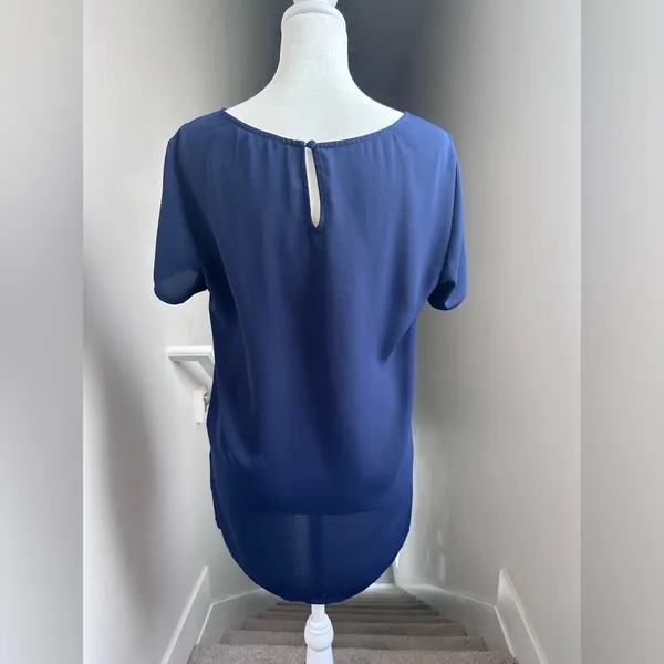 Express High Low Blue Short Sleeve Top Semi-Sheer Size‎ Small - Image 2