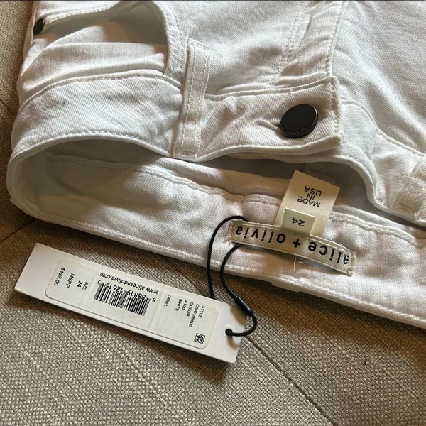 NWT Alice + Olivia Stacey Bell White BK Knee Seam Size 24 - Image 6
